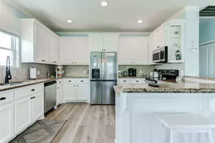 2754 Gulf View Ln, Crystal Beach, TX 77650 - Photo 10