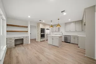 12 Wellington Ln, Sugar Land, TX 77478 - Photo 4