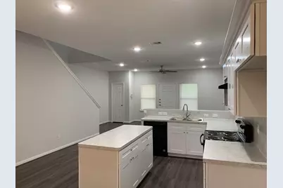 9026 Everglade #B, Houston, TX 77078 - Photo 2