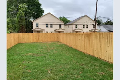 9026 Everglade #B, Houston, TX 77078 - Photo 14