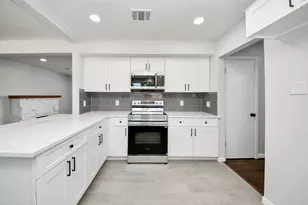 2010 Lillian St, Pasadena, TX 77502 - Photo 16