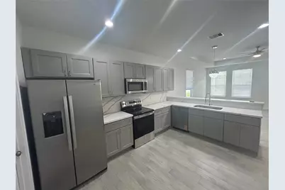 301 S Railroad Avenue, Shepherd, TX 77371 - Photo 4