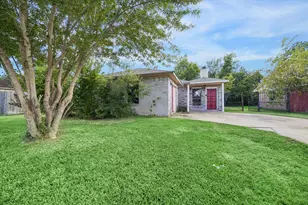 11618 Roandale Dr, Houston, TX 77048 - Photo 2