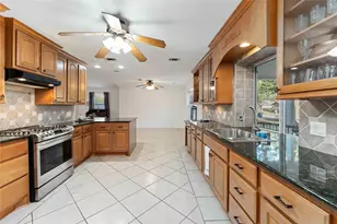 606 Packer Ct, Webster, TX 77598 - Photo 6