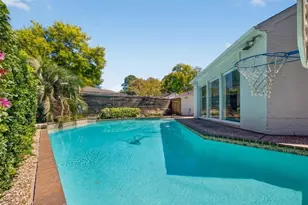 10610 Piping Rock Ln, Houston, TX 77042 - Photo 6