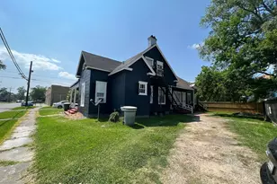 1142 Lyle St, Beaumont, TX 77701 - Photo 2