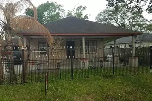 8030 Darlington Dr, Houston, TX 77028 - Photo 1