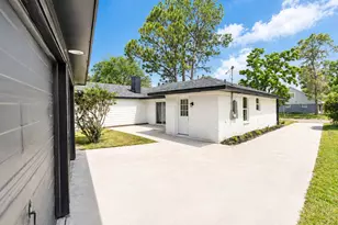 5642 Warm Springs Rd, Houston, TX 77035 - Photo 22