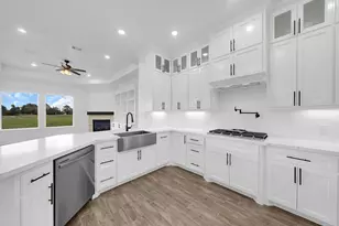 13015 Willow Dr, Needville, TX 77461 - Photo 4