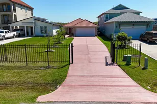 615 28th St, Dickinson, TX 77539 - Photo 34