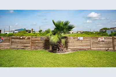 876 County Road 201, Sargent, TX 77414 - Photo 6