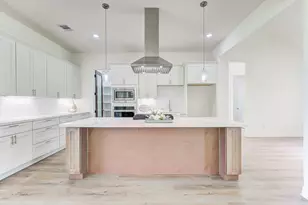1720 Flintlock Ct, Angleton, TX 77515 - Photo 6