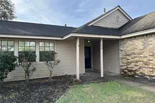 1735 Jo Ann Ln, Sugar Land, TX 77498 - Photo 2