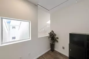 807 Robin St, Houston, TX 77019 - Photo 28