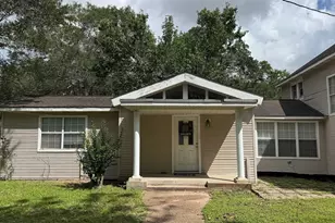 411 Church St, El Campo, TX 77437 - Photo 2