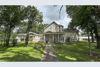 411 Church Street, El Campo, TX 77437 - Photo 2
