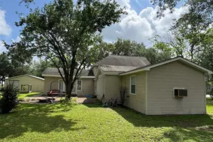411 Church St, El Campo, TX 77437 - Photo 4
