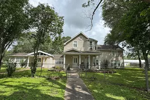 411 Church St, El Campo, TX 77437 - Photo 1