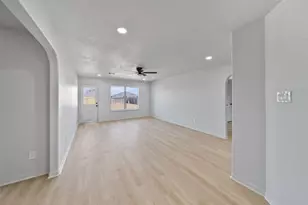 5203 Panay Park Dr, Houston, TX 77048 - Photo 4