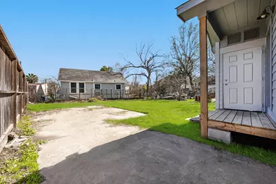 214 N Hagerman Street, Houston, TX 77011 - Photo 4