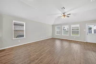 11643 Colossal Oak Drive, Houston, TX 77066 - Photo 14