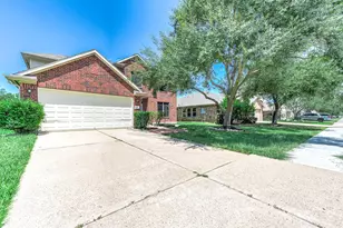2032 Creek Shore Ln, Pearland, TX 77581 - Photo 2