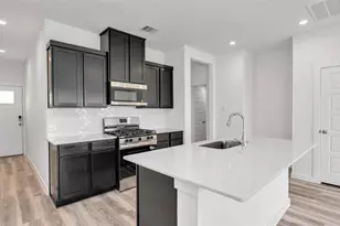 12920 Ami and Tami Pl, Houston, TX 77048 - Photo 4