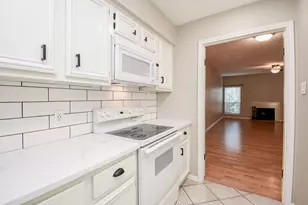 800 Country Pl Dr, Houston, TX 77079 - Photo 10
