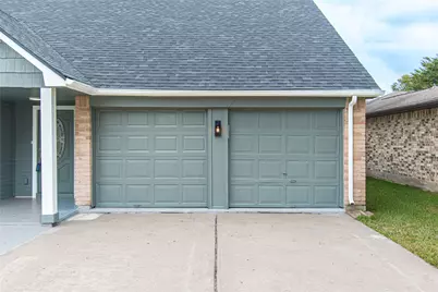 13130 Kingsmill Drive, Houston, TX 77478 - Photo 2