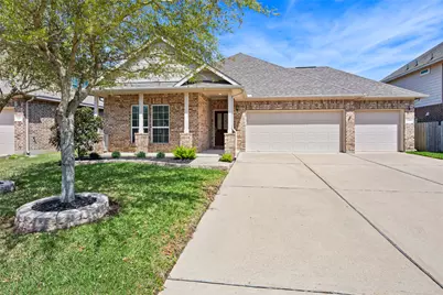 223 Harbor Bend Lane, Dickinson, TX 77539 - Photo 2