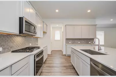 10011 Angelina Woods Lane, Conroe, TX 77384 - Photo 14