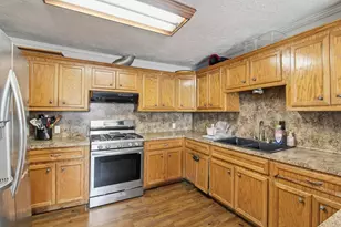 1701 W Humble St, Baytown, TX 77520 - Photo 10