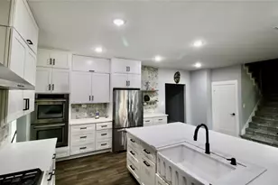 111 10th St, Shepherd, TX 77371 - Photo 4