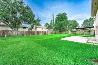 8823 Emerald Heights Lane, Houston, TX 77083 - Photo 34