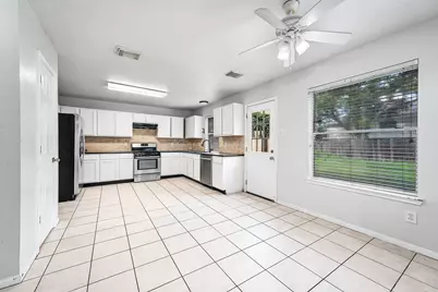 8823 Emerald Heights Lane, Houston, TX 77083 - Photo 16