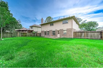 8823 Emerald Heights Lane, Houston, TX 77083 - Photo 32