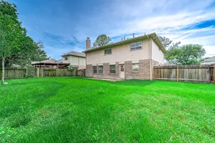 8823 Emerald Heights Ln, Houston, TX 77083 - Photo 32