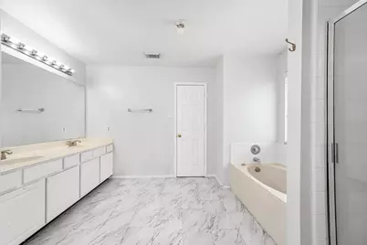 8823 Emerald Heights Lane, Houston, TX 77083 - Photo 22