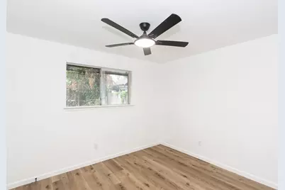 1918 Deerhurst Lane, Houston, TX 77088 - Photo 12