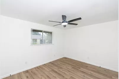 1918 Deerhurst Lane, Houston, TX 77088 - Photo 16