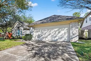 10703 White Bridge Ln, Sugar Land, TX 77498 - Photo 40