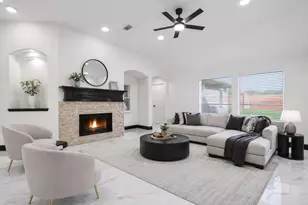 10703 White Bridge Ln, Sugar Land, TX 77498 - Photo 4