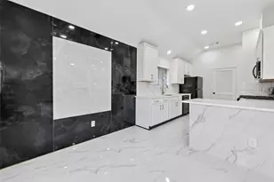 10703 White Bridge Ln, Sugar Land, TX 77498 - Photo 12