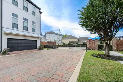 1110 Sherwood Trail, Houston, TX 77043 - Photo 30