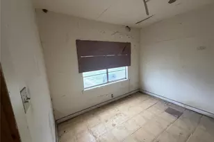 407 E 2nd St, Bishop, TX 78343 - Photo 4