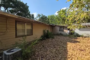 617 Grayson St, Pottsboro, TX 75076 - Photo 2