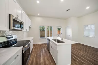 412 W Marlin Street, Willis, TX 77378 - Photo 6