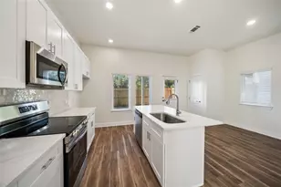 412 W Marlin St, Willis, TX 77378 - Photo 6
