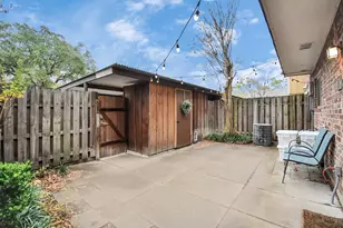10382 Hammerly Blvd, Houston, TX 77043 - Photo 22