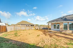 10 Green Meadows Ln, West Columbia, TX 77486 - Photo 18